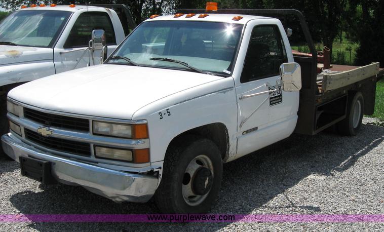 image for item 2125 1999 Chevrolet C3500 pickup truck