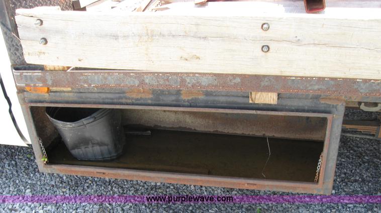 image for item 2125 1999 Chevrolet C3500 pickup truck