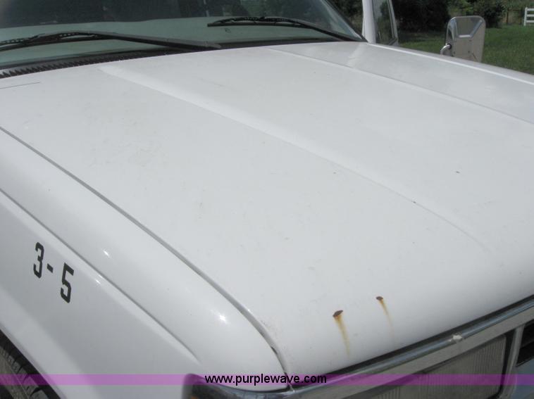 image for item 2125 1999 Chevrolet C3500 pickup truck