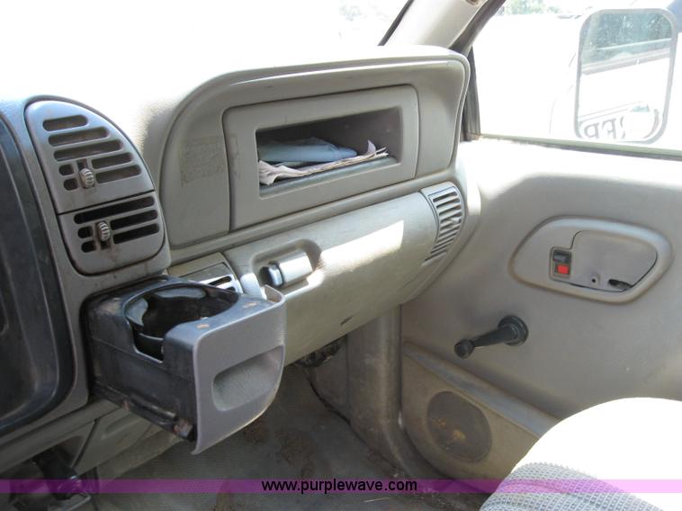 image for item 2125 1999 Chevrolet C3500 pickup truck