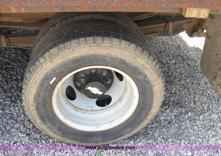 image for item 2125 1999 Chevrolet C3500 pickup truck