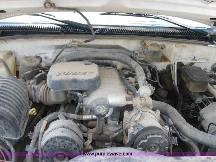 image for item 2125 1999 Chevrolet C3500 pickup truck