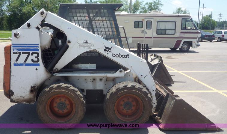 image for item 2153 1998 Bobcat 773 skid steer