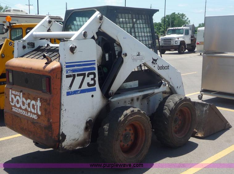 image for item 2153 1998 Bobcat 773 skid steer