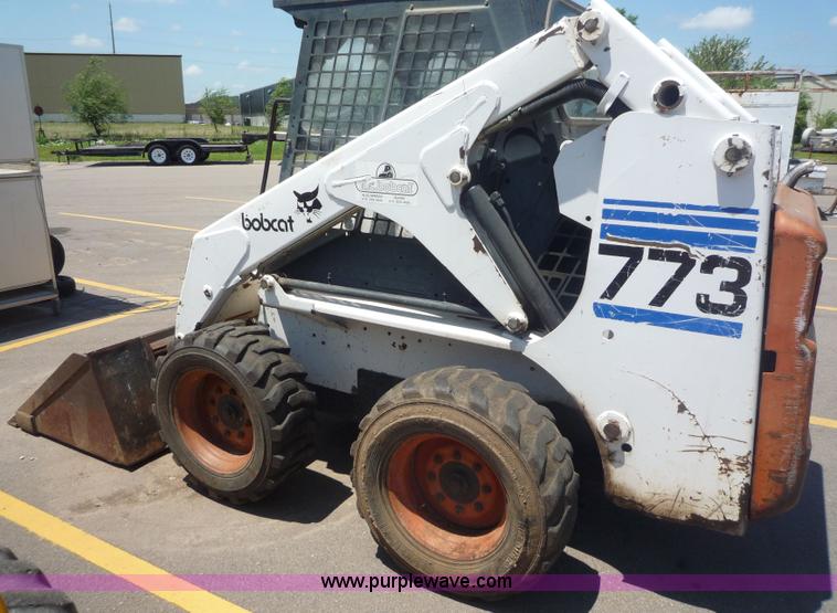 image for item 2153 1998 Bobcat 773 skid steer
