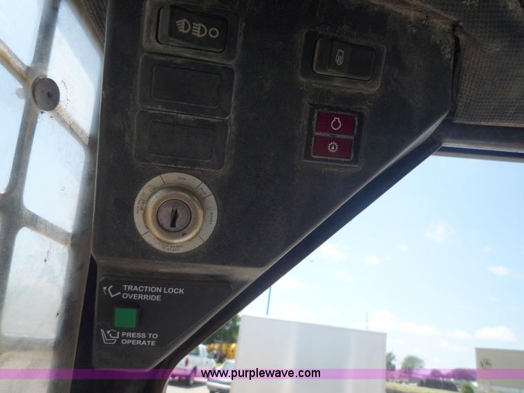 image for item 2153 1998 Bobcat 773 skid steer