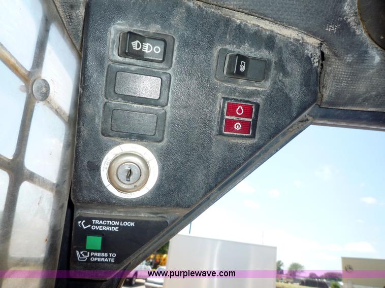 image for item 2153 1998 Bobcat 773 skid steer