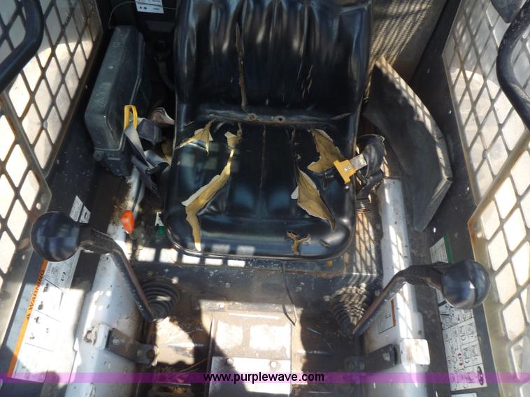 image for item 2153 1998 Bobcat 773 skid steer