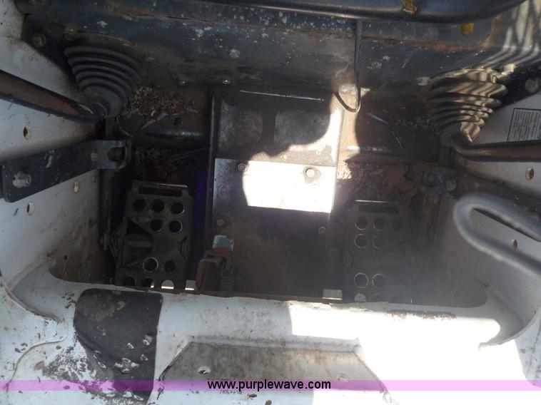 image for item 2153 1998 Bobcat 773 skid steer