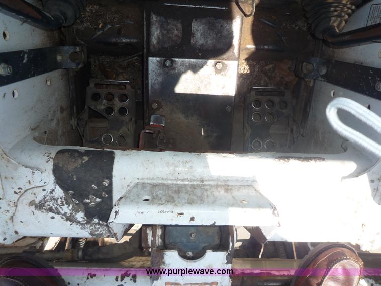 image for item 2153 1998 Bobcat 773 skid steer