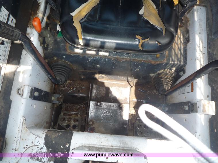 image for item 2153 1998 Bobcat 773 skid steer