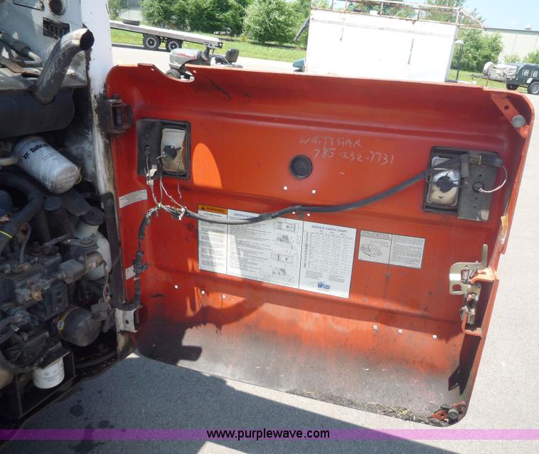 image for item 2153 1998 Bobcat 773 skid steer