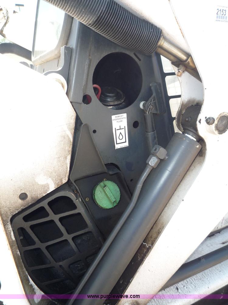 image for item 2153 1998 Bobcat 773 skid steer