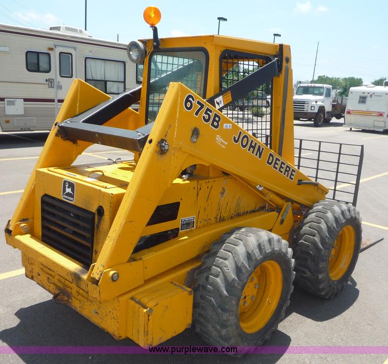 image for item 2156 1993 John Deere 675B skid steer
