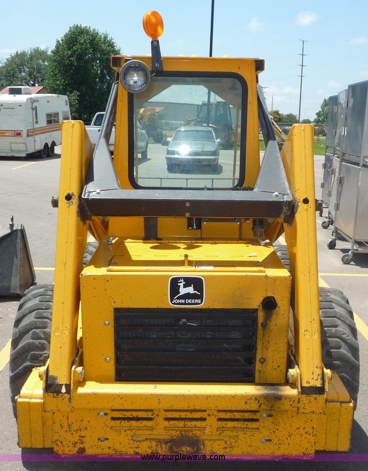 image for item 2156 1993 John Deere 675B skid steer