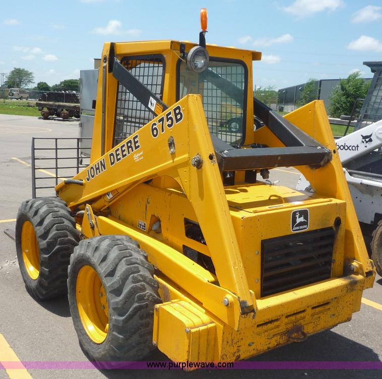 image for item 2156 1993 John Deere 675B skid steer