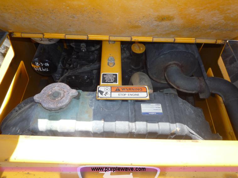 image for item 2156 1993 John Deere 675B skid steer