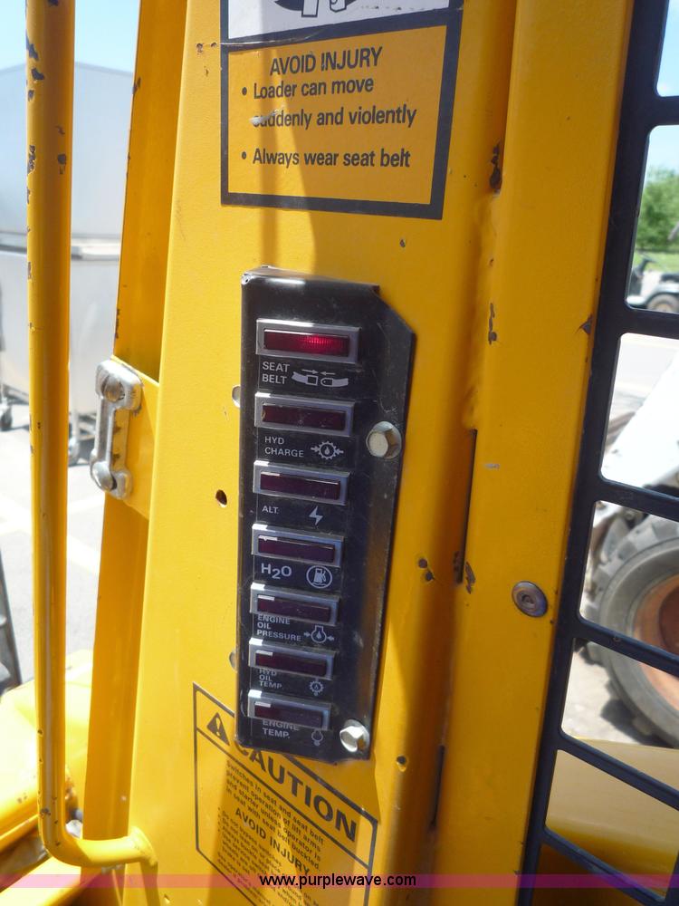 image for item 2156 1993 John Deere 675B skid steer