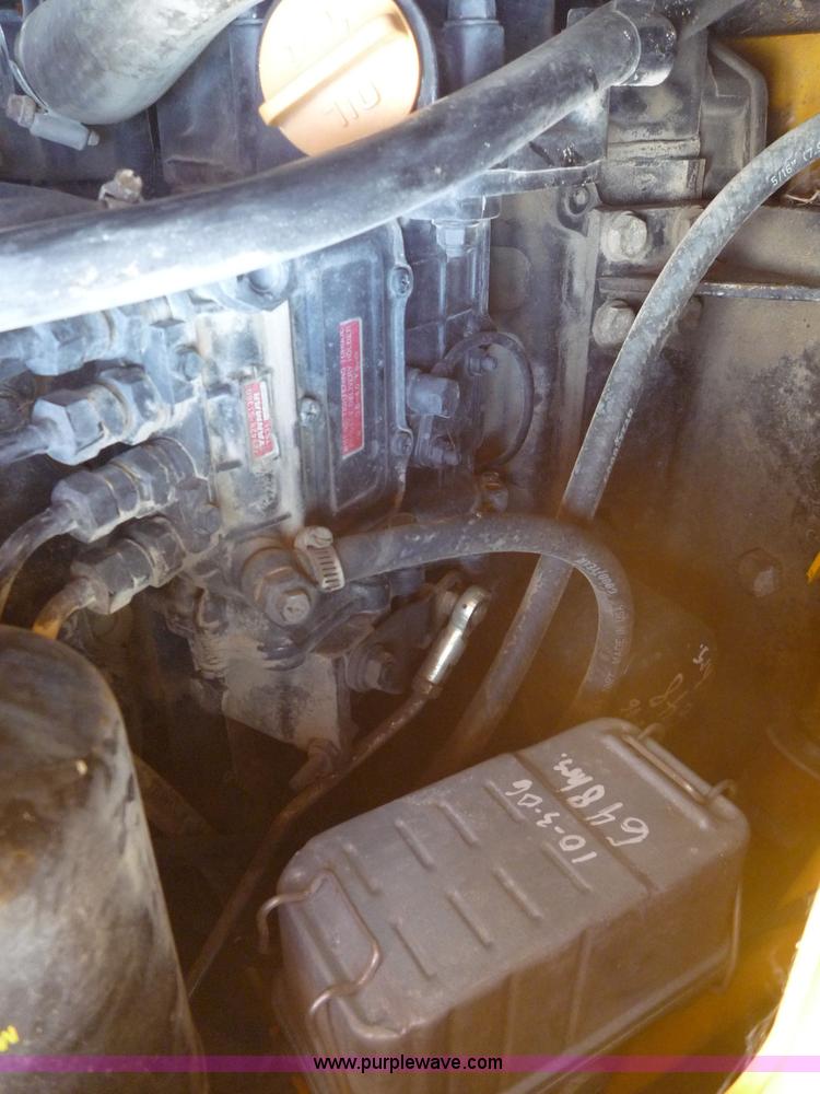 image for item 2156 1993 John Deere 675B skid steer