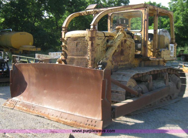 image for item 2271 1972 Caterpillar D7F dozer