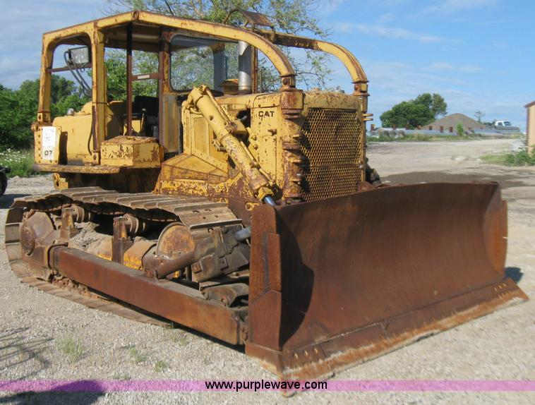 image for item 2271 1972 Caterpillar D7F dozer