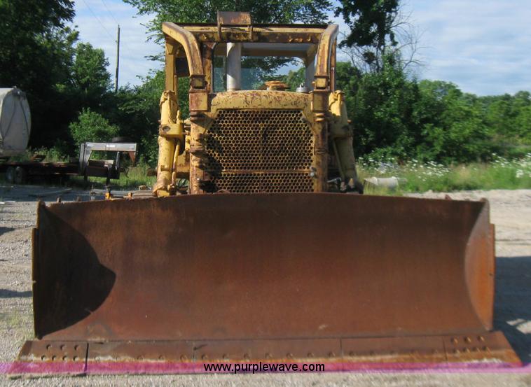 image for item 2271 1972 Caterpillar D7F dozer