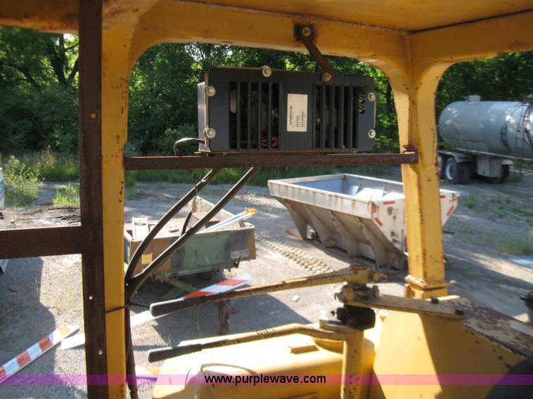 image for item 2271 1972 Caterpillar D7F dozer
