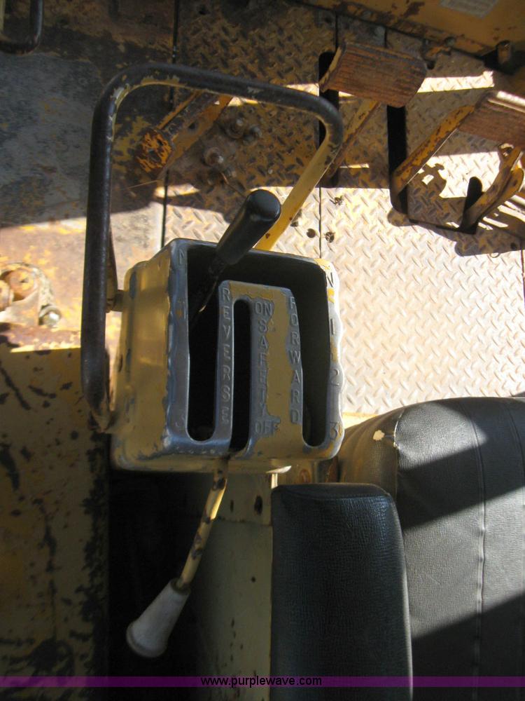 image for item 2271 1972 Caterpillar D7F dozer