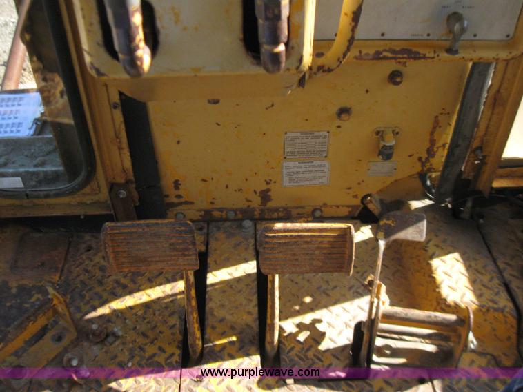 image for item 2271 1972 Caterpillar D7F dozer
