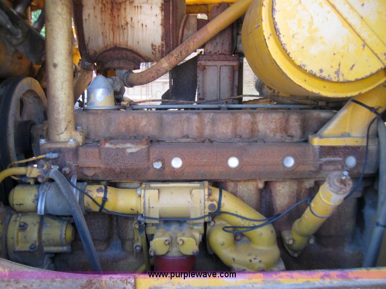 image for item 2271 1972 Caterpillar D7F dozer