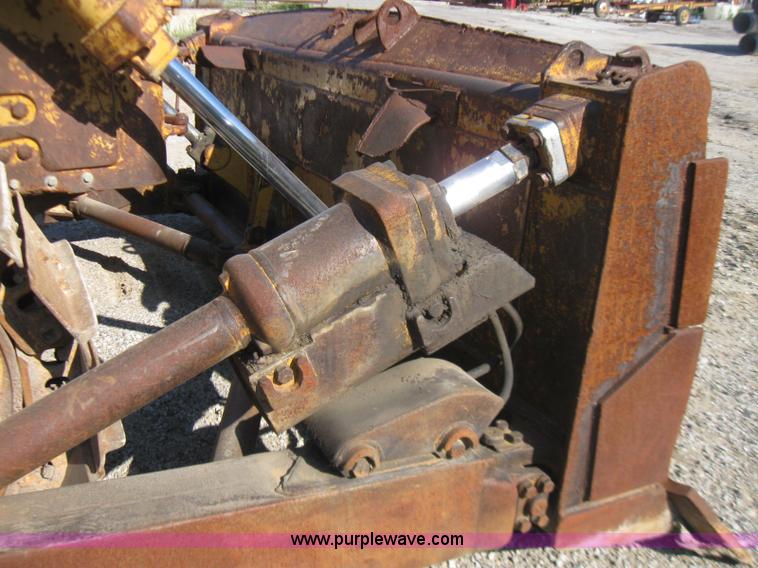 image for item 2271 1972 Caterpillar D7F dozer