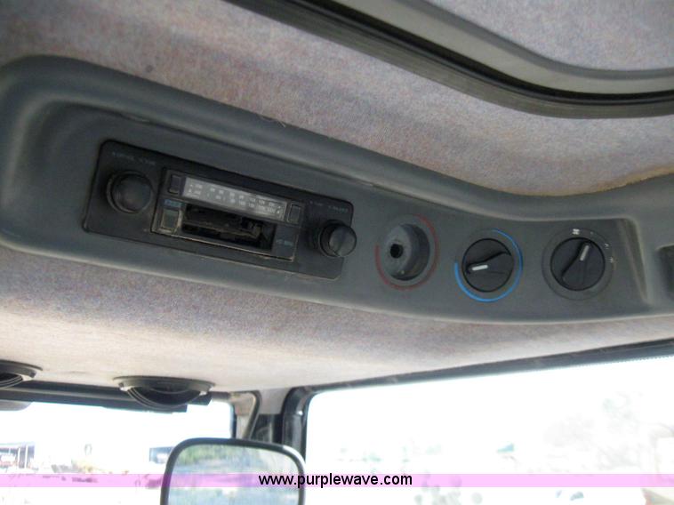 image for item 2273 2000 New Holland TS110 MFWD tractor