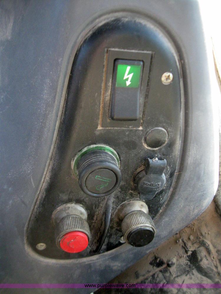 image for item 2273 2000 New Holland TS110 MFWD tractor