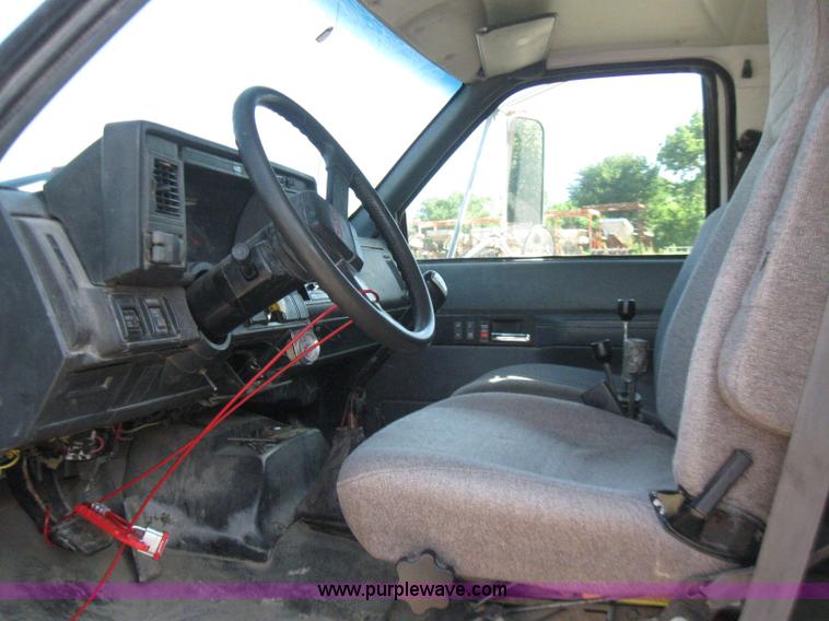 image for item 2274 2000 GMC Topkick C7H042 dump truck