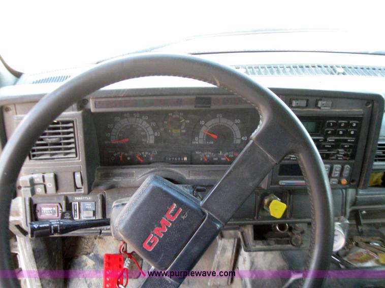 image for item 2274 2000 GMC Topkick C7H042 dump truck