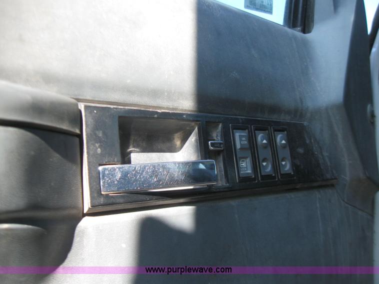 image for item 2274 2000 GMC Topkick C7H042 dump truck