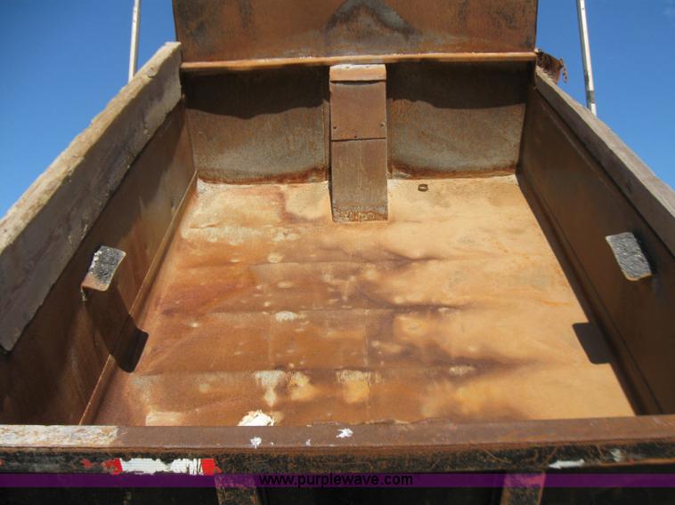 image for item 2274 2000 GMC Topkick C7H042 dump truck