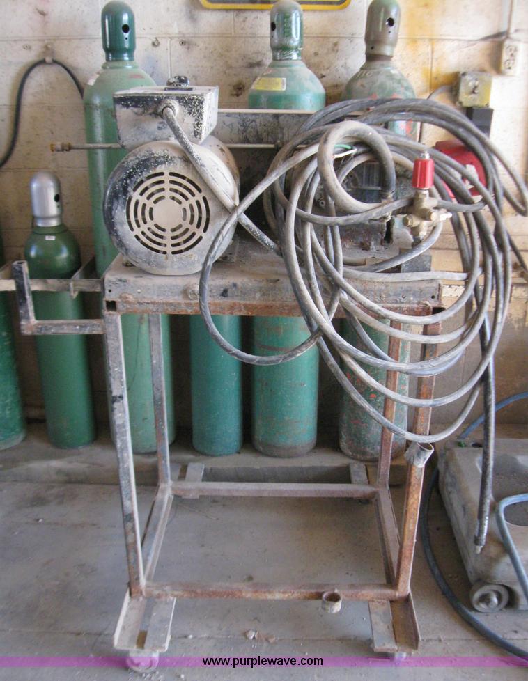 image for item 2275 Mi-T-M pressure washer