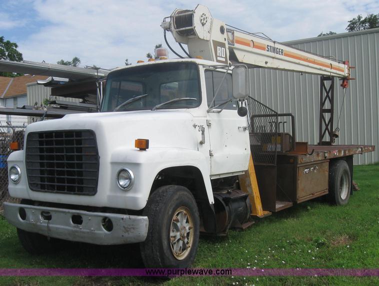 image for item 2313 1982 Ford Conventional L800 crane truck