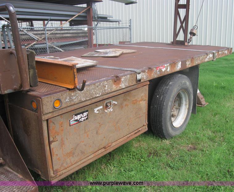 image for item 2313 1982 Ford Conventional L800 crane truck