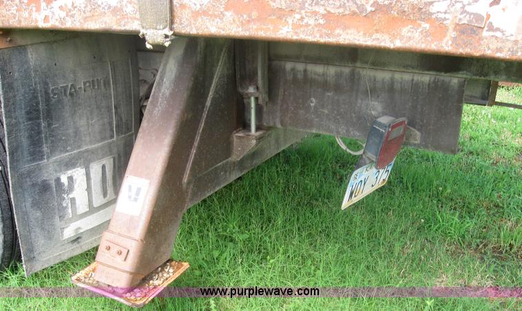 image for item 2313 1982 Ford Conventional L800 crane truck