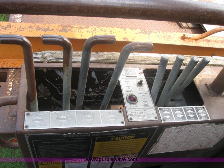 image for item 2313 1982 Ford Conventional L800 crane truck