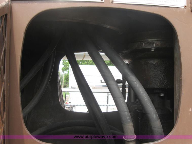 image for item 2313 1982 Ford Conventional L800 crane truck