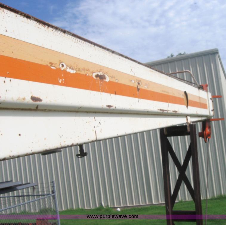 image for item 2313 1982 Ford Conventional L800 crane truck