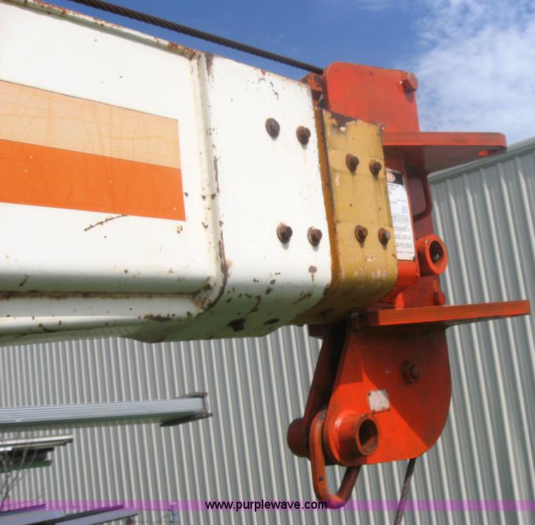 image for item 2313 1982 Ford Conventional L800 crane truck