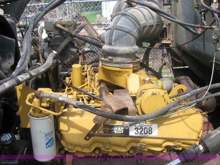 image for item 2313 1982 Ford Conventional L800 crane truck