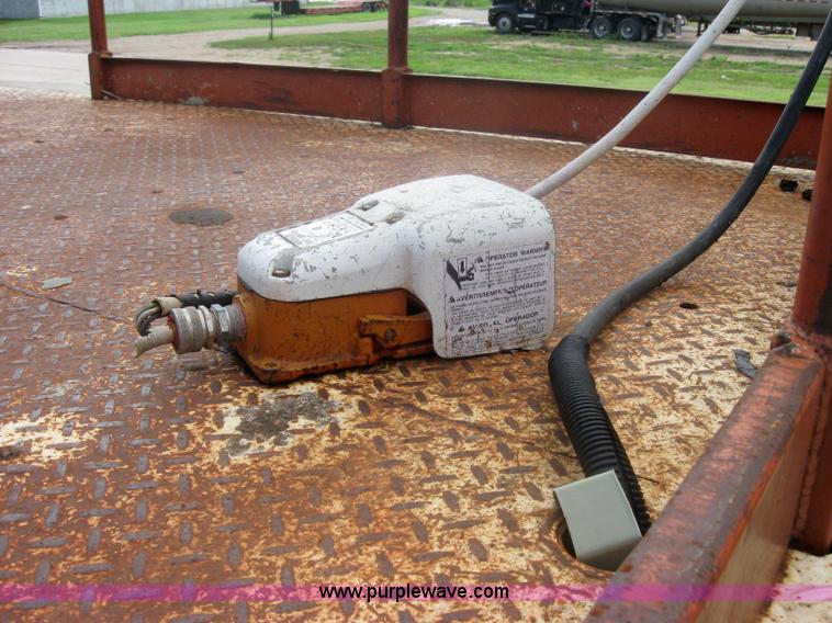 image for item 2314 1980 JLG 25S scissor lift