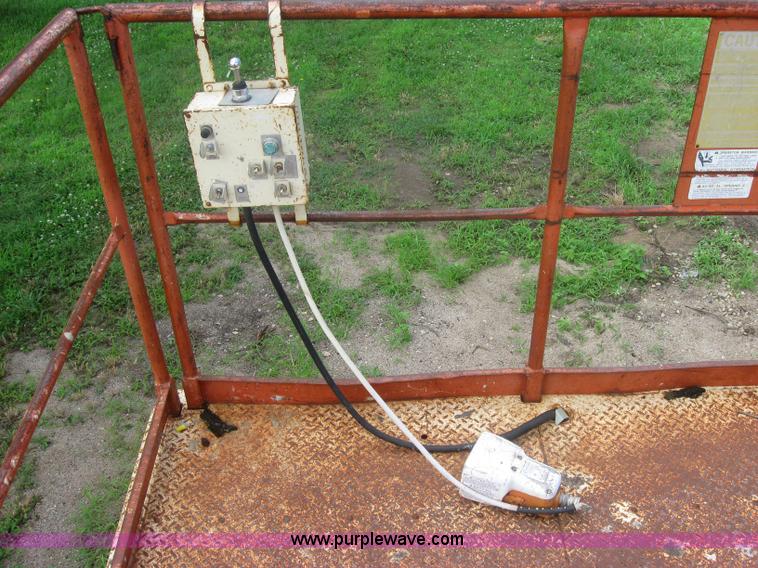 image for item 2314 1980 JLG 25S scissor lift