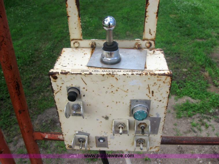 image for item 2314 1980 JLG 25S scissor lift