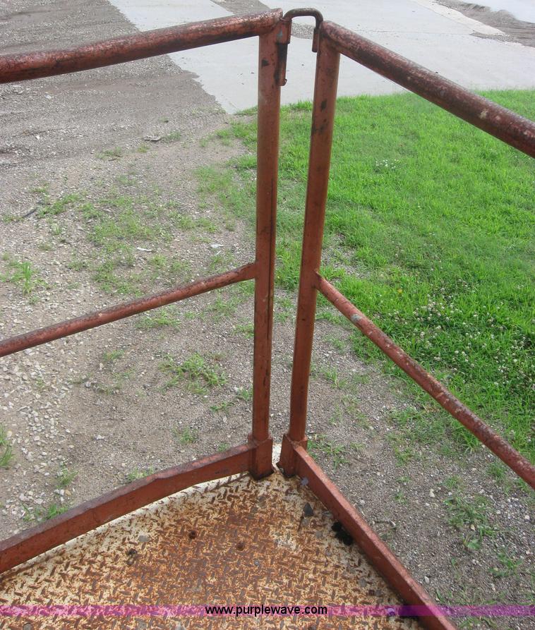 image for item 2314 1980 JLG 25S scissor lift